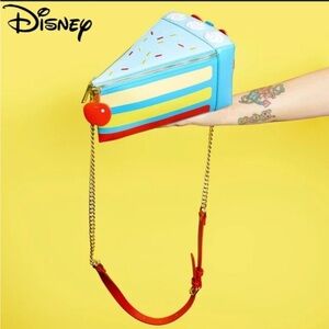 Disney Loungefly Snow White Cake NWT Crossbody Bag